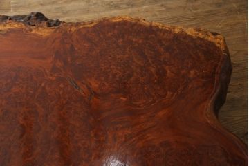 和製ビンテージ　特大!!　極厚天板　花梨(カリン)材　自然な木の質感を楽しめる鳥眼杢が美しい座卓(ローテーブル、リビングテーブル、ヴィンテージ)(R-078359)