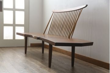 和製ビンテージ　レア!!　ジョージナカシマ　幅260cm超　木そのままの味わいが伝わるベンチ(ジョージ・ナカシマ、BENCH、コノイドベンチ、長椅子、板座チェア、ヴィンテージ、桜製作所、小田急ハルク)(R-078362)