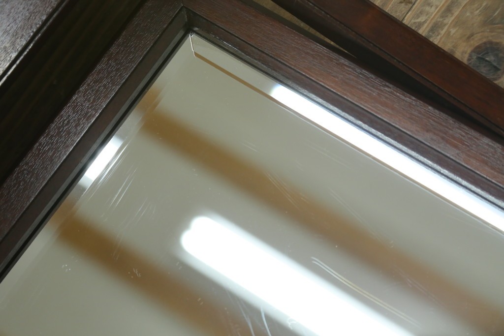 和製ビンテージ　松本民芸家具　シックな佇まいが目を惹く卓上ミラー　(R-078364)