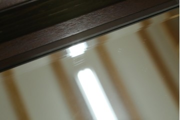 和製ビンテージ　松本民芸家具　シックな佇まいが目を惹く卓上ミラー　(R-078364)