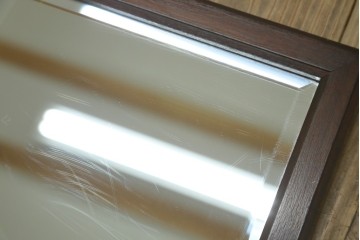 和製ビンテージ　松本民芸家具　シックな佇まいが目を惹く卓上ミラー　(R-078364)