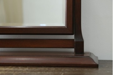 和製ビンテージ　松本民芸家具　シックな佇まいが目を惹く卓上ミラー　(R-078364)