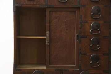 和製アンティーク　三方欅(ケヤキ)材　和の空間作りにおすすめの小振りな帳場箪笥(時代箪笥、収納タンス、整理箪笥、引き出し)(R-078366)