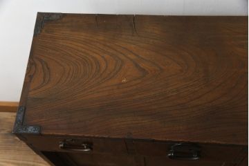 和製アンティーク　三方欅(ケヤキ)材　和の空間作りにおすすめの小振りな帳場箪笥(時代箪笥、収納タンス、整理箪笥、引き出し)(R-078366)