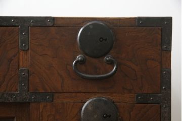 和製アンティーク　三方欅(ケヤキ)材　和の空間作りにおすすめの小振りな帳場箪笥(時代箪笥、収納タンス、整理箪笥、引き出し)(R-078366)