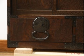 和製アンティーク　三方欅(ケヤキ)材　和の空間作りにおすすめの小振りな帳場箪笥(時代箪笥、収納タンス、整理箪笥、引き出し)(R-078366)