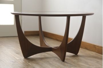 イギリスビンテージ　G-PLAN(ジープラン)　北欧家具　脚のデザインがおしゃれ!空間のアクセントになるガラストップローテーブル(ラウンドテーブル、センターテーブル、コーヒーテーブル、サイドテーブル、ヴィンテージ、英国)(R-078367)