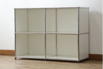 中古　USMハラー(USM Haller)　美しくシンプルなデザインが目を引く2列2段のキャビネット(サイドボード、オープンラック、シェルフ、収納棚、飾り棚、店舗什器、北欧)(定価約17万5千円)(R-078368)