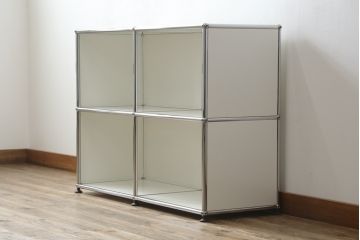 中古　USMハラー(USM Haller)　美しくシンプルなデザインが目を引く2列2段のキャビネット(サイドボード、オープンラック、シェルフ、収納棚、飾り棚、店舗什器、北欧)(定価約17万5千円)(R-078368)