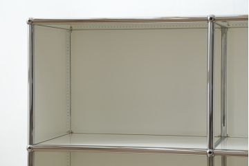 中古　USMハラー(USM Haller)　美しくシンプルなデザインが目を引く2列2段のキャビネット(サイドボード、オープンラック、シェルフ、収納棚、飾り棚、店舗什器、北欧)(定価約17万5千円)(R-078368)