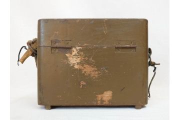 ジャンク品　旧日本軍　陸軍　富士通信機製造株式会社　特殊携帯電話機2点(有線、野戦電話、野外電話機)(R-078409)