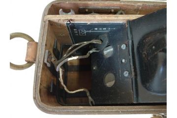 ジャンク品　旧日本軍　陸軍　富士通信機製造株式会社　特殊携帯電話機2点(有線、野戦電話、野外電話機)(R-078409)