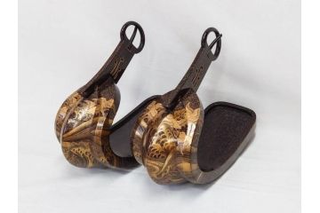 時代物　金蒔絵　大名武具　金の装飾が豪華な鐙(あぶみ、馬具、漆塗り、波千鳥)(R-078411)