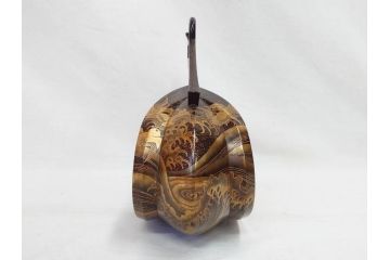 時代物　金蒔絵　大名武具　金の装飾が豪華な鐙(あぶみ、馬具、漆塗り、波千鳥)(R-078411)