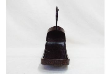 時代物　金蒔絵　大名武具　金の装飾が豪華な鐙(あぶみ、馬具、漆塗り、波千鳥)(R-078411)