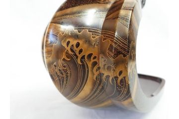 時代物　金蒔絵　大名武具　金の装飾が豪華な鐙(あぶみ、馬具、漆塗り、波千鳥)(R-078411)