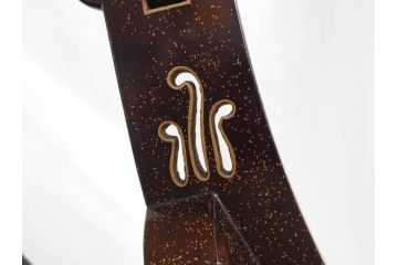時代物　金蒔絵　大名武具　金の装飾が豪華な鐙(あぶみ、馬具、漆塗り、波千鳥)(R-078411)