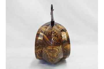 時代物　金蒔絵　大名武具　金の装飾が豪華な鐙(あぶみ、馬具、漆塗り、波千鳥)(R-078411)
