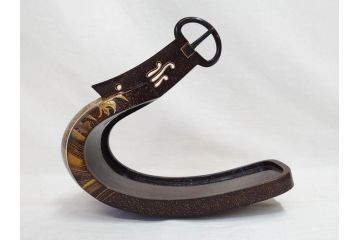時代物　金蒔絵　大名武具　金の装飾が豪華な鐙(あぶみ、馬具、漆塗り、波千鳥)(R-078411)