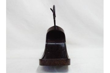 時代物　金蒔絵　大名武具　金の装飾が豪華な鐙(あぶみ、馬具、漆塗り、波千鳥)(R-078411)