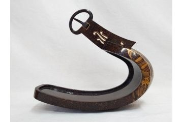 時代物　金蒔絵　大名武具　金の装飾が豪華な鐙(あぶみ、馬具、漆塗り、波千鳥)(R-078411)