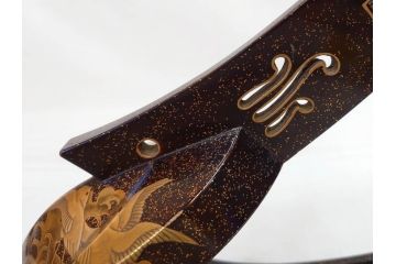 時代物　金蒔絵　大名武具　金の装飾が豪華な鐙(あぶみ、馬具、漆塗り、波千鳥)(R-078411)