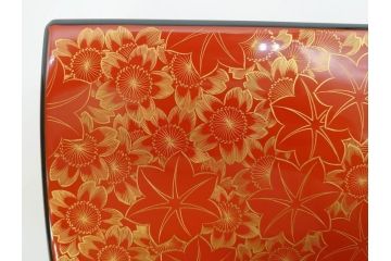 輪島塗　沈金師 友田裕次　春秋沈金　金彩が美しい宝石箱(漆器、ジュエリーボックス、小物入れ、小箱、紅葉、桜、共箱付き)(R-078414)