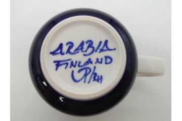 ARABIA FINLAND　Valencia(バレンシア)　Ulla Procope(ウラ・プロコッペ)　深い青色に温もりを感じるマグカップ2点セット(アラビア、フィンランド、カップ、北欧食器、洋食器)(R-078415)