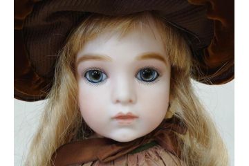 2012年　土倉ひろ子　ビスクドール工房　Angel Roco　長い睫と青い瞳が可愛らしいビスクドール(人形、ブリュ、シュヴロ、シュブロボディ、シュヴロボディ、子供、こども、女の子、ドール)(R-078418)