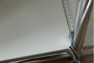 中古　USMハラー(USM Haller)　シンプルなデザインとガラス扉がお洒落な升目(マス目)棚のキャビネット(ロッカー、下駄箱、収納棚、戸棚、店舗什器)(定価約109万円)(R-078479)