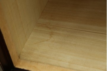 中古　美品!!　仙台民芸箪笥　欅産業　大振りの牡丹金具が目を惹く仙台箪笥　(R-078480)