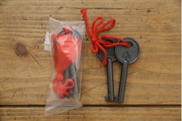 中古　美品!!　仙台民芸箪笥　欅産業　大振りの牡丹金具が目を惹く仙台箪笥　(R-078480)