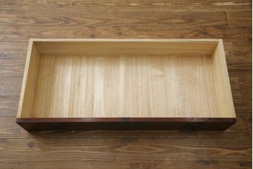 中古　美品!!　仙台民芸箪笥(仙台箪笥)　欅産業　凝ったつくりの大振りの金具が目を惹く仙台箪笥サイドボード(サイドチェスト、ローチェスト、収納箪笥、衣装箪笥、引き出し)(R-078480)