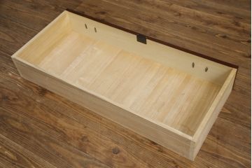 中古　美品!!　仙台民芸箪笥(仙台箪笥)　欅産業　凝ったつくりの大振りの金具が目を惹く仙台箪笥サイドボード(サイドチェスト、ローチェスト、収納箪笥、衣装箪笥、引き出し)(R-078480)