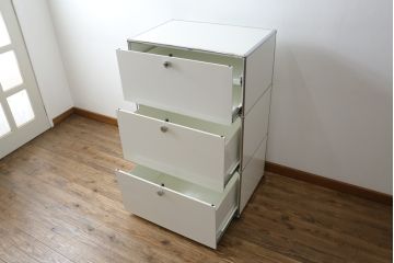 中古　USMハラー(USM Haller)　美しくシンプルなデザインが目を引くキャビネット(サイドチェスト、引き出し、店舗什器)(定価約28万円)(R-078481)