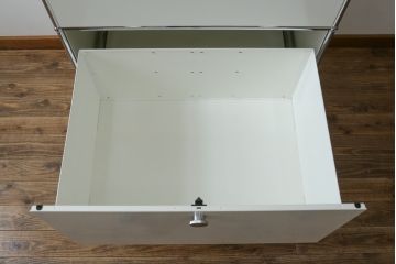 中古　USMハラー(USM Haller)　美しくシンプルなデザインが目を引くキャビネット(サイドチェスト、引き出し、店舗什器)(定価約28万円)(R-078481)