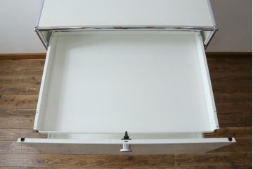 中古　USMハラー(USM Haller)　美しくシンプルなデザインが目を引くキャビネット(サイドチェスト、引き出し、店舗什器)(定価約28万円)(R-078481)