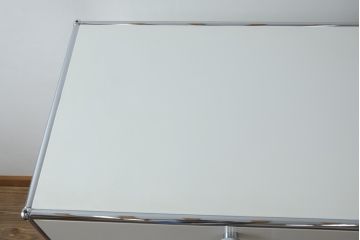 中古　USMハラー(USM Haller)　美しくシンプルなデザインが目を引くキャビネット(サイドチェスト、引き出し、店舗什器)(定価約28万円)(R-078481)