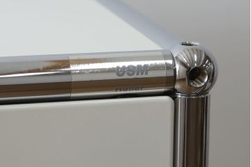 中古　USMハラー(USM Haller)　美しくシンプルなデザインが目を引くキャビネット(サイドチェスト、引き出し、店舗什器)(定価約28万円)(R-078481)