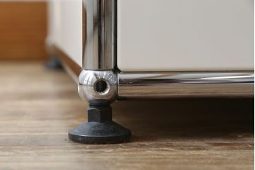 中古　USMハラー(USM Haller)　美しくシンプルなデザインが目を引くキャビネット(サイドチェスト、引き出し、店舗什器)(定価約28万円)(R-078481)