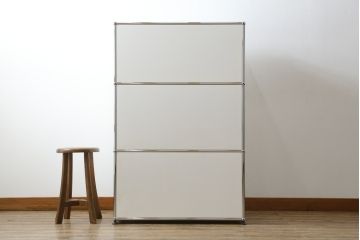 中古　USMハラー(USM Haller)　美しくシンプルなデザインが目を引くキャビネット(サイドチェスト、引き出し、店舗什器)(定価約28万円)(R-078481)