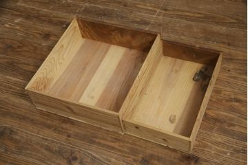 和製アンティーク　前面欅(ケヤキ)材　どこか懐かしさを感じる重ね関東水屋箪笥(キャビネット、茶箪笥、食器棚、収納棚、戸棚、重ねタンス)(R-078482)