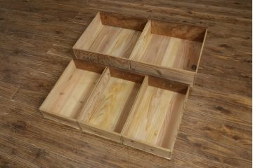和製アンティーク　前面欅(ケヤキ)材　どこか懐かしさを感じる関東水屋箪笥サイドボード(サイドキャビネット、茶箪笥、食器棚、収納棚、戸棚)(R-078484)