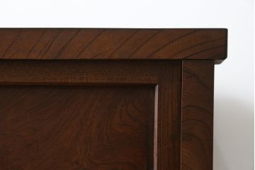 和製アンティーク　前面欅(ケヤキ)材　どこか懐かしさを感じる関東水屋箪笥サイドボード(サイドキャビネット、茶箪笥、食器棚、収納棚、戸棚)(R-078484)