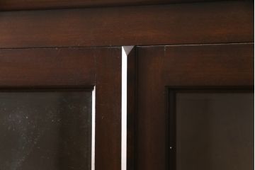 中古　美品　松本民芸家具　シックなデザインが魅力の書棚(ブックケース、本箱、食器棚、飾り棚、キャビネット、収納棚、戸棚)(R-078485)