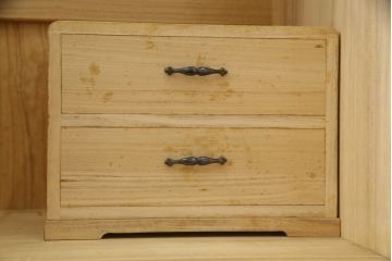 中古　幅狭なサイズ感が魅力的な加茂総桐箪笥(並厚、総桐たんす、衣装箪笥、ワードローブ、収納棚、洋服タンス、和タンス、引き出し)(R-078486)