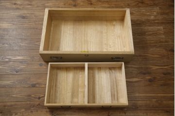 中古　幅狭なサイズ感が魅力的な加茂総桐箪笥(並厚、総桐たんす、衣装箪笥、ワードローブ、収納棚、洋服タンス、和タンス、引き出し)(R-078486)