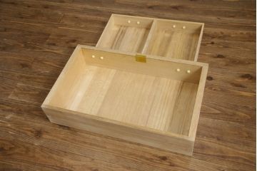 中古　幅狭なサイズ感が魅力的な加茂総桐箪笥(並厚、総桐たんす、衣装箪笥、ワードローブ、収納棚、洋服タンス、和タンス、引き出し)(R-078486)