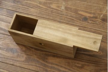 和製アンティーク　美品!!　上手物!!　内部桐(キリ)材　上品な丸金具の黒漆塗り六丁引き庄内箪笥(重ね箪笥、時代箪笥、和たんす、整理たんす、収納タンス、衣装タンス、引き出し)(R-078487)