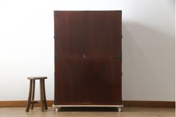 和製アンティーク　美品!!　上手物!!　内部桐(キリ)材　上品な丸金具の黒漆塗り六丁引き庄内箪笥(重ね箪笥、時代箪笥、和たんす、整理たんす、収納タンス、衣装タンス、引き出し)(R-078487)